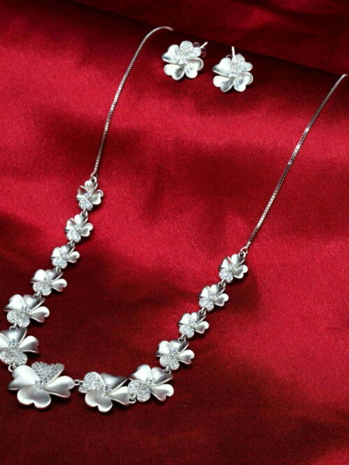 Matt finish designer flower set