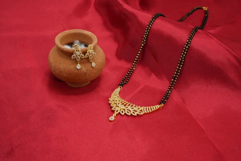 Gold plated double line leaf design mangalsutra - Image 3