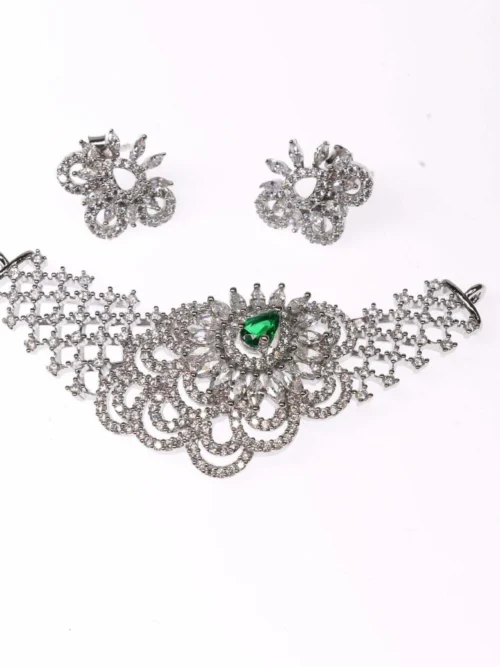 Diva design half flower green stone set