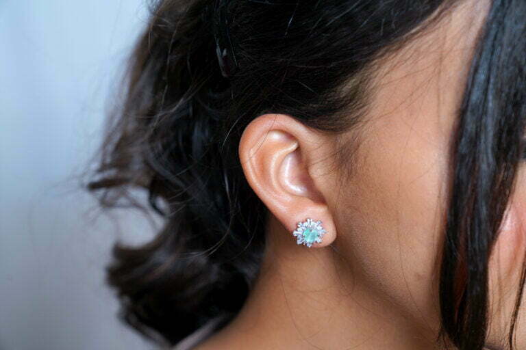 Green stone stud - Image 2