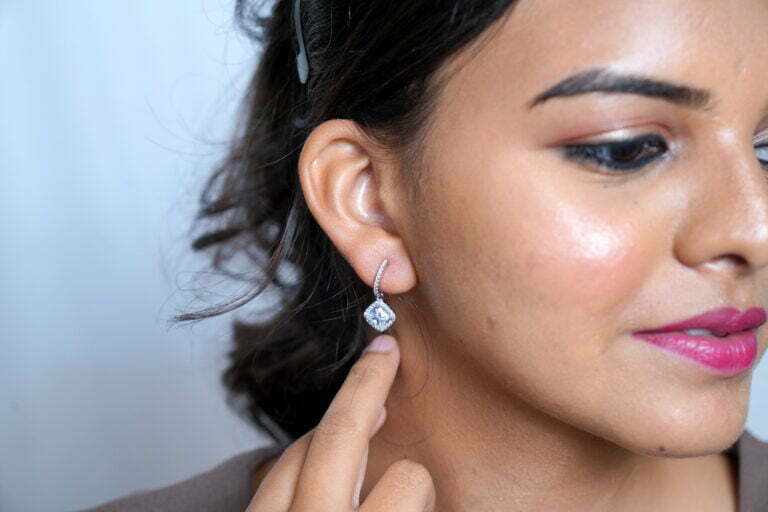 Halo square drop alia earrings - Image 2
