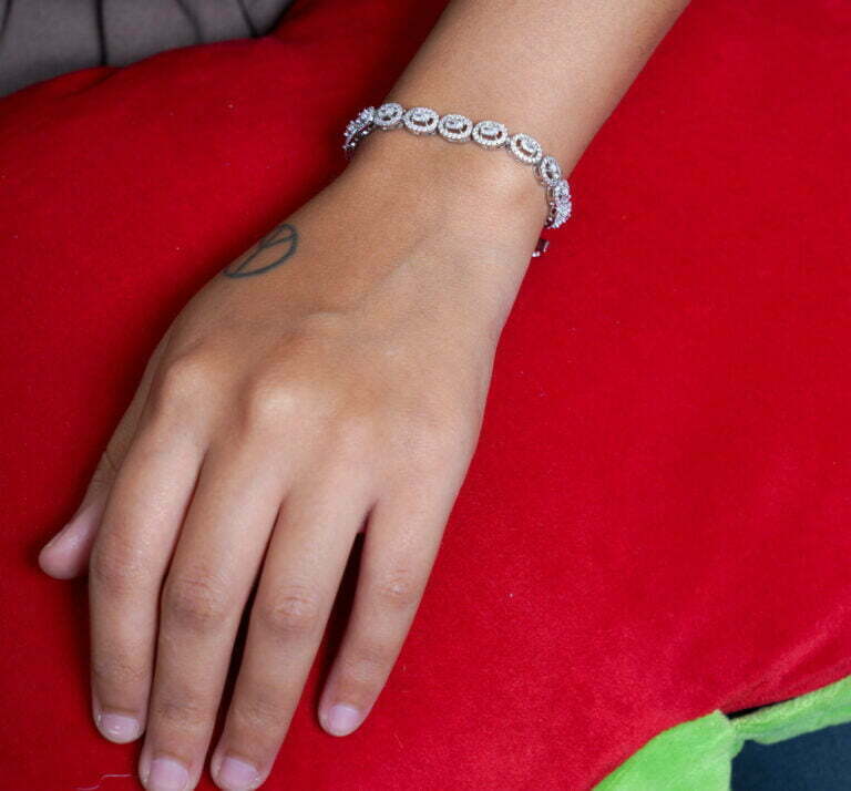 Round Solitaire Designer Bracelet - Image 2