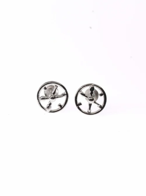 Wheel Designed silver Stud