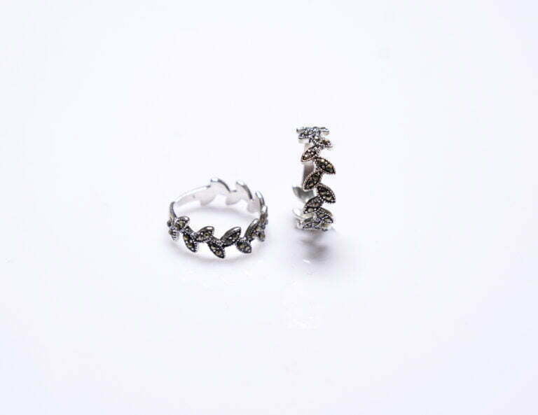 Small Leaf Design Toe Ring