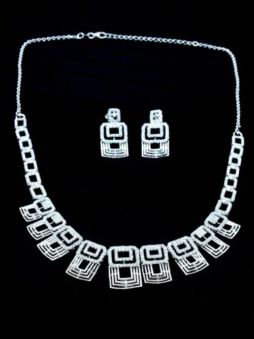 Box classy necklace set