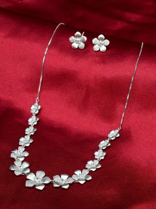Solitaire Necklace Set