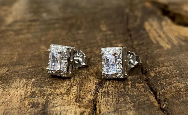 Square solitaire stud - Image 3