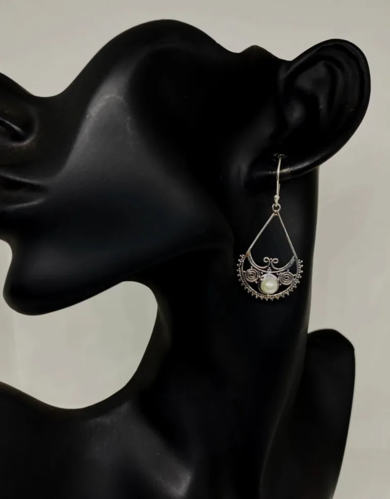 Handcrafted dia pearl dangler - Image 2