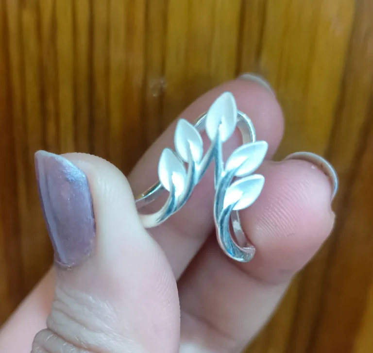 leaf design vanki silver ring