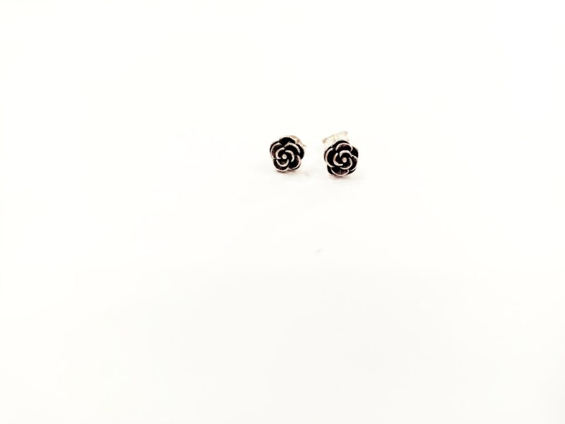 SMALL ROSE BUD EARING - Image 3