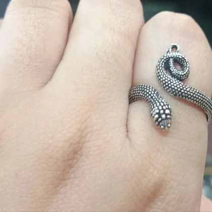 EXCLUSIVE PURE SILVER SNAKE RING