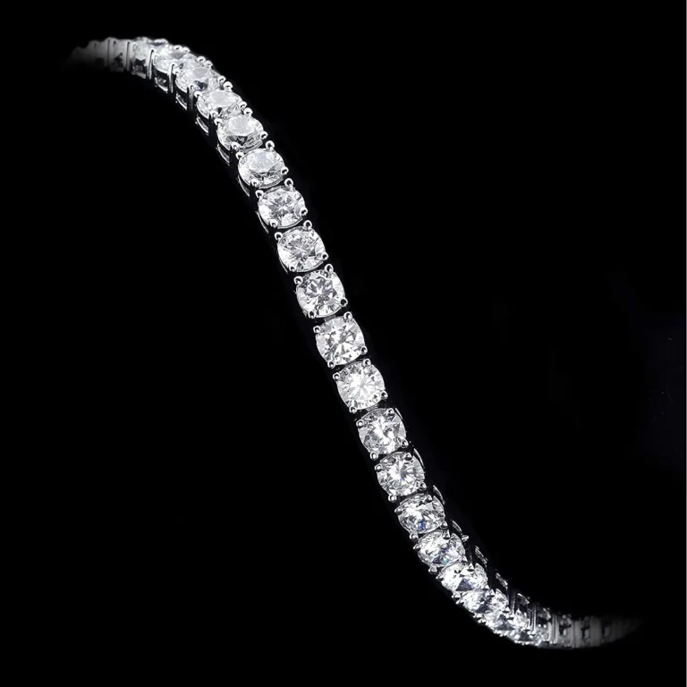 Silver solitaire designer bracelet - Image 2