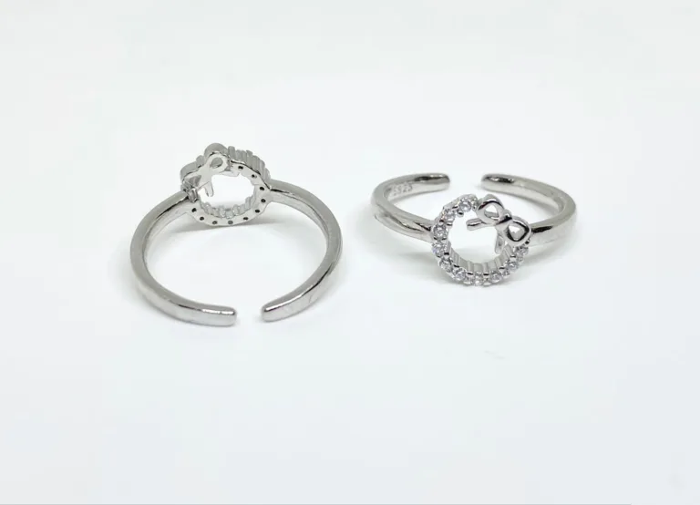 Silver Bow toe ring - Image 2