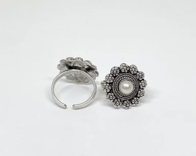 Oxidise Pearl Silver Toe Ring - Image 2