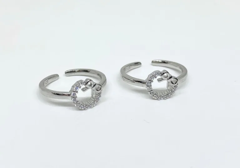 Silver Bow toe ring