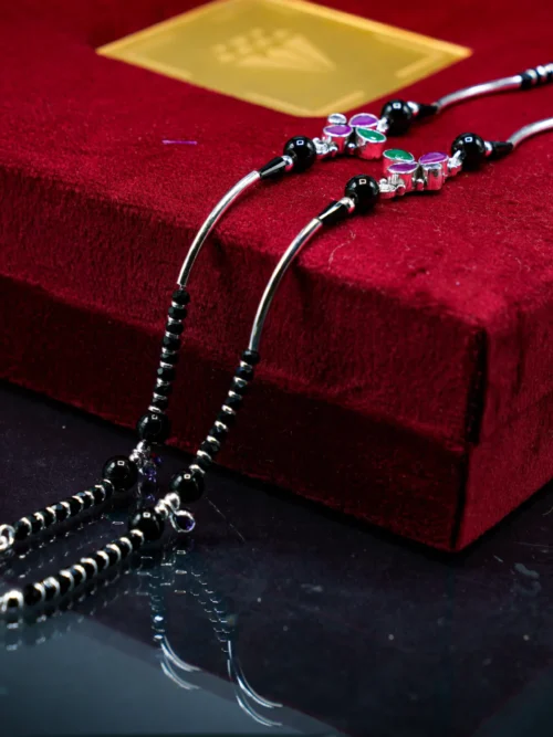 Black bead cut stone payal