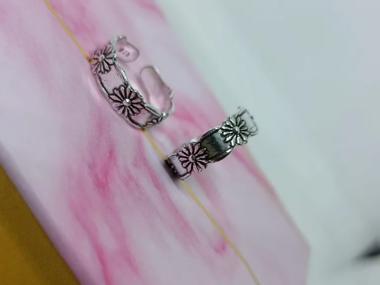 92.5 Pure Silver Flower Toe Ring - Image 2