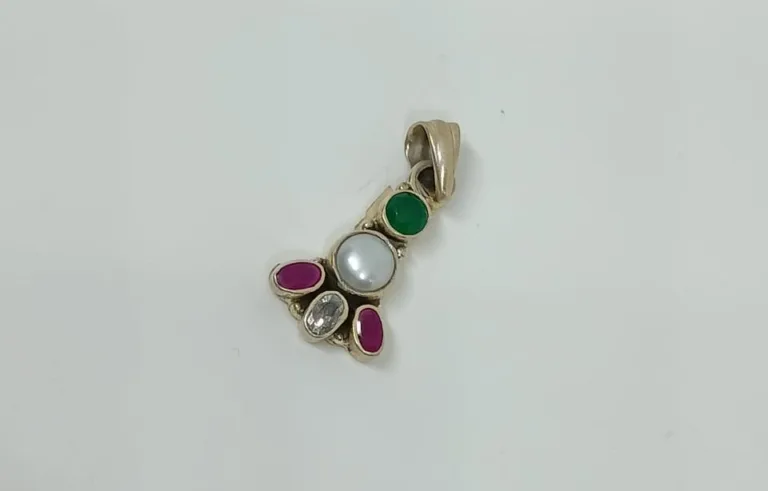 Cutstone 92.5 Silver pendent