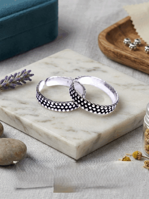 Pure Silver Dotted Oxidised Toe Ring