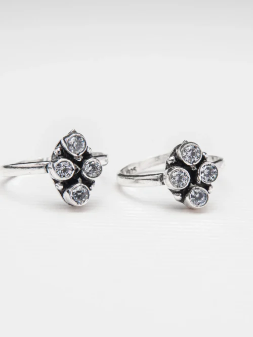 Pure Silver White Stone Oxidised Finish toe Ring