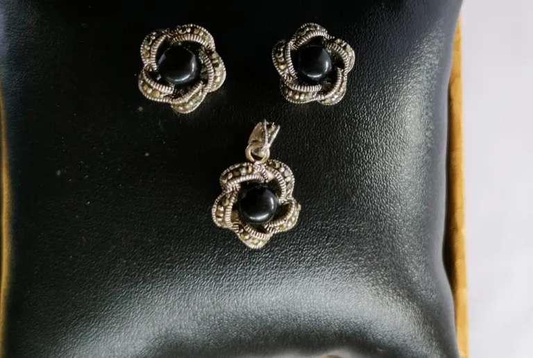 Pure Silver Marcasite SunShine  Pendant set