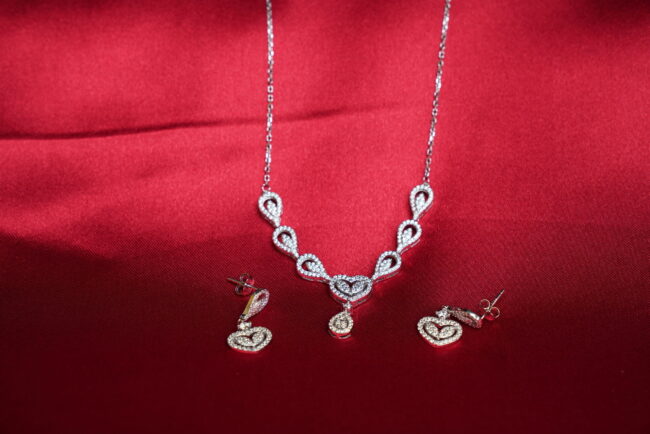 Pure Silver Heart Pattern Elegant Necklace Set