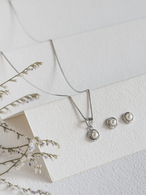 Pure Silver Mesmerizing Pearl Set