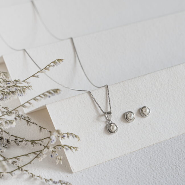 Pure Silver Mesmerizing Pearl Set