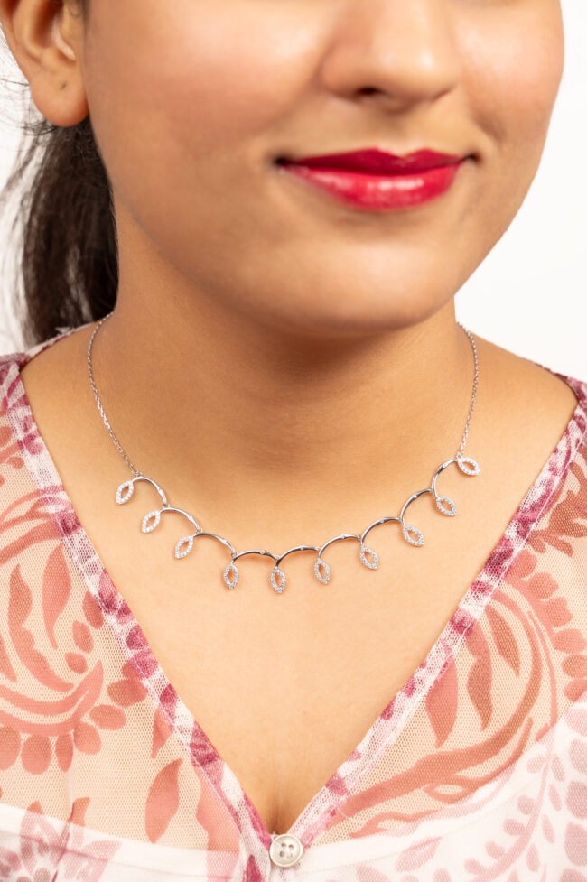 Pure Silver Hanging Leaf Design Necklance - Image 2