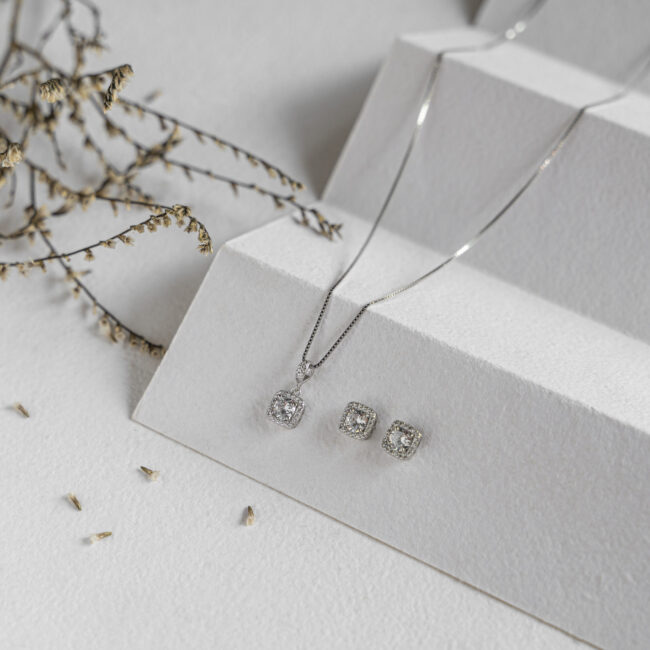 Pure Silver Soliter Box Chain Pendant Earring Set