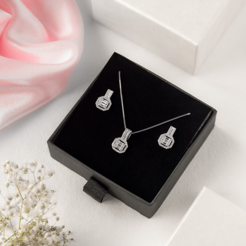 Pure Silver Exclusive Solitaire Pendant Set