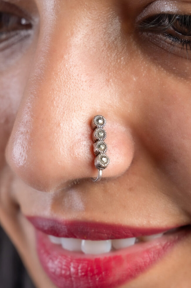 Pure Silver Connecting Round Oxidised Nath