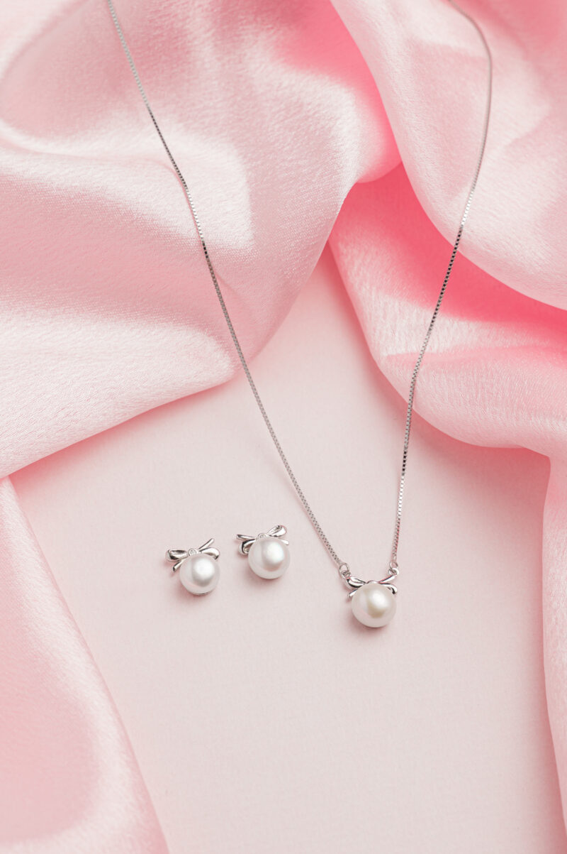 Bow Designed Pearl Silver Set