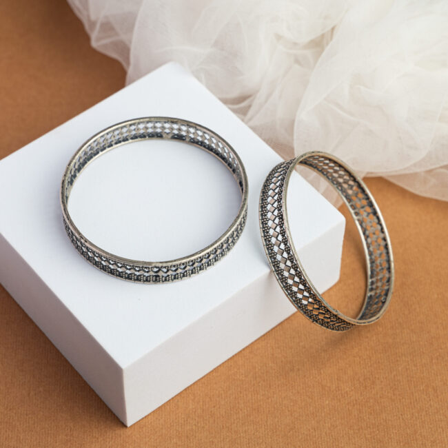 Pure Silver Hand Crafted Nakashi Bangle