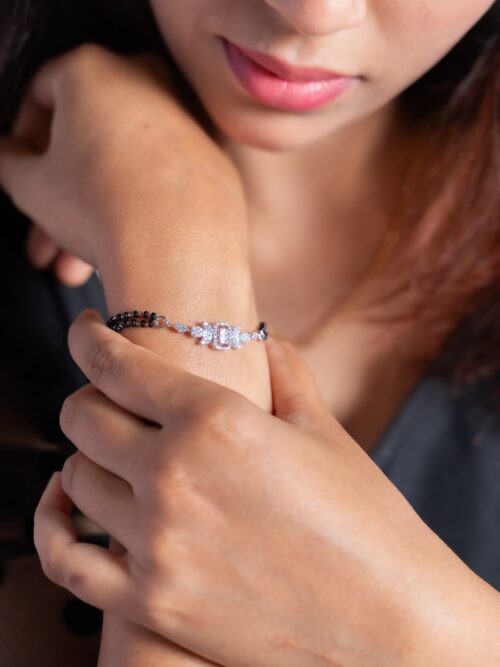 silver hand mangalsutra
